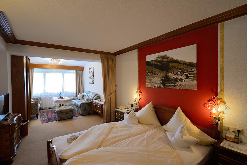 Hotel Jagdhaus Monzabon Lech am Arlberg Room photo